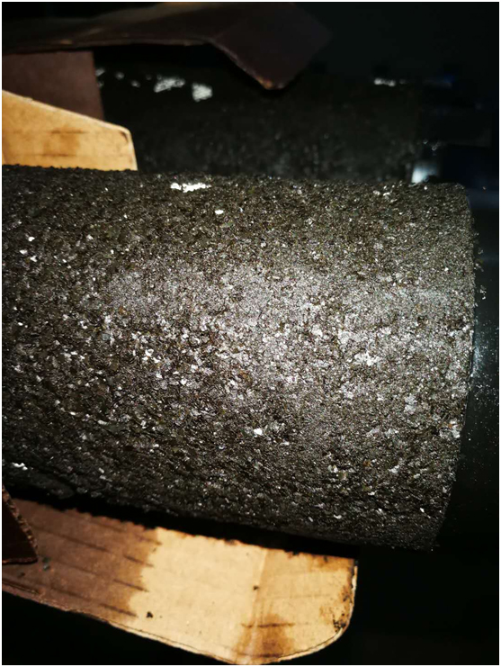 由于油品問題導致油氣分離器壓差高，空壓機潤滑油結膠，油濾堵塞，機器高溫報警(圖3)