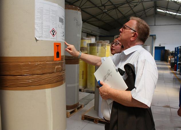 意大利客戶參觀艾普利生產(chǎn)基地(圖6) 意大利客戶參觀艾普利生產(chǎn)基地(圖6)